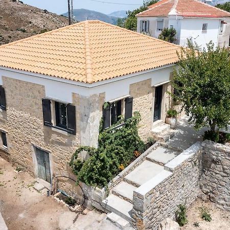 Villa Aiolia Kondoyenádha Exterior foto