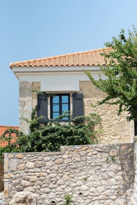 Villa Aiolia Kondoyenádha Exterior foto