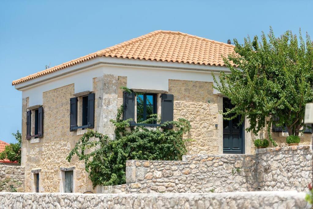 Villa Aiolia Kondoyenádha Exterior foto