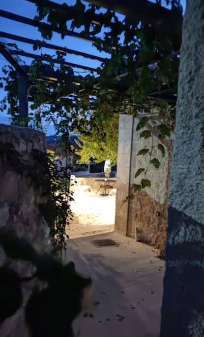 Villa Aiolia Kondoyenádha Exterior foto